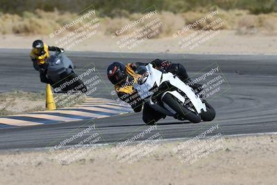 media/Nov-16-2025-Race Pace (Sun) [[8c5fa54630]]/Non Verified Riders (1st 20 Minutes)/2-Turn 10 (1010am)/